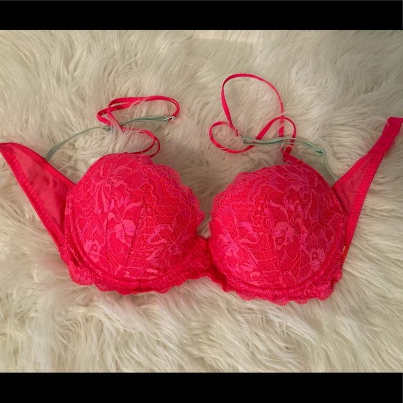 PINK Victoria Secret Bra - Picture 1 of 4